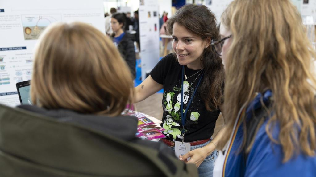 Bruzos durante una charla.