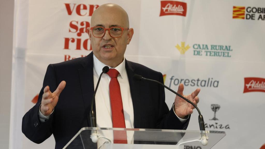 José Luis Campos no aniversário da rádio local.