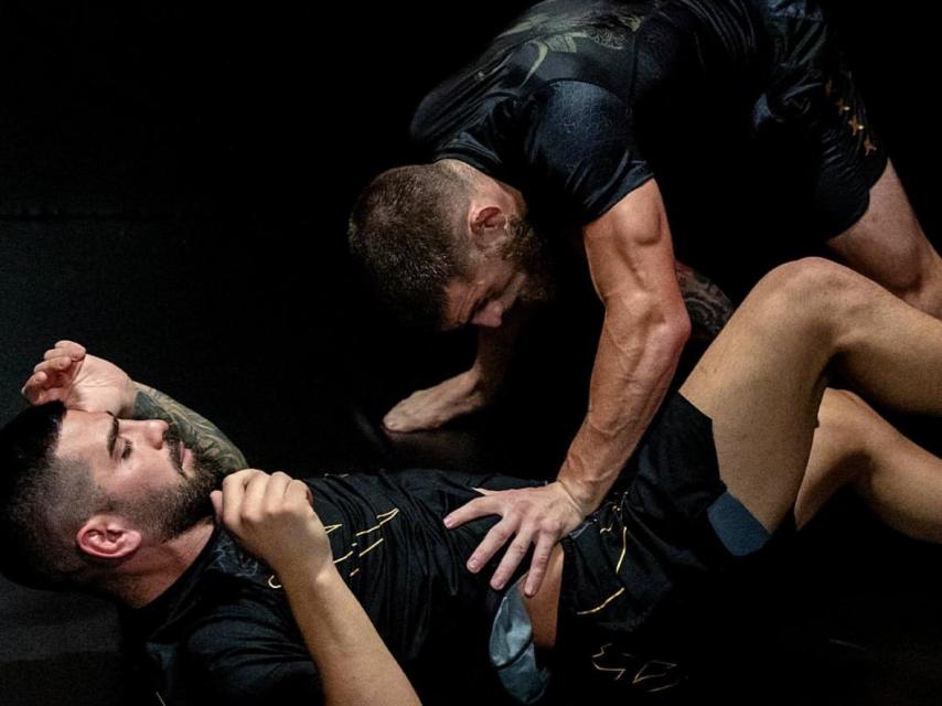 Aleksandre Topuria, entrenando con su hermano Ilia