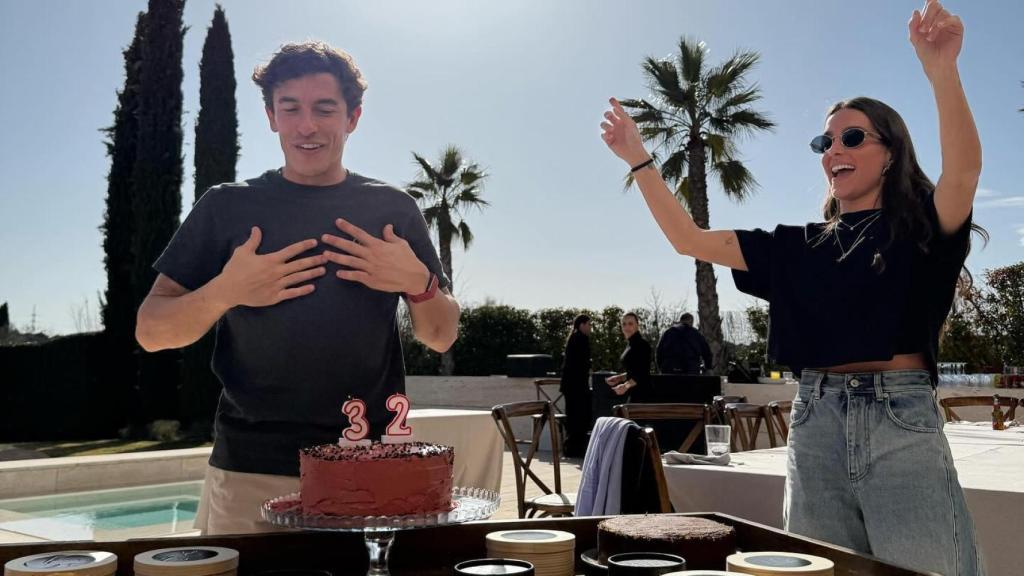 Marc Márquez celebrando su 32º cumpleaños en su casa