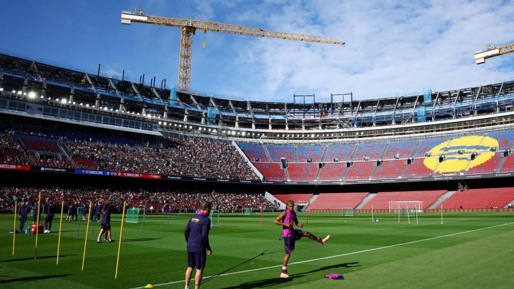 Lamine Yamal, en un entrenamiento abierto en el Camp Nou