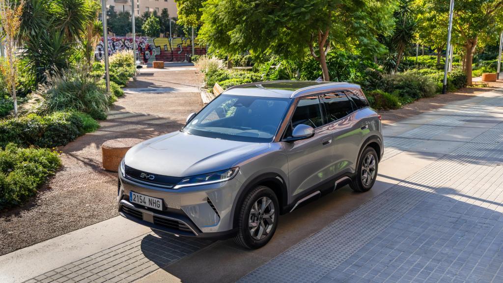 Vista tres cuartos delantera del BYD Atto 2 Comfort