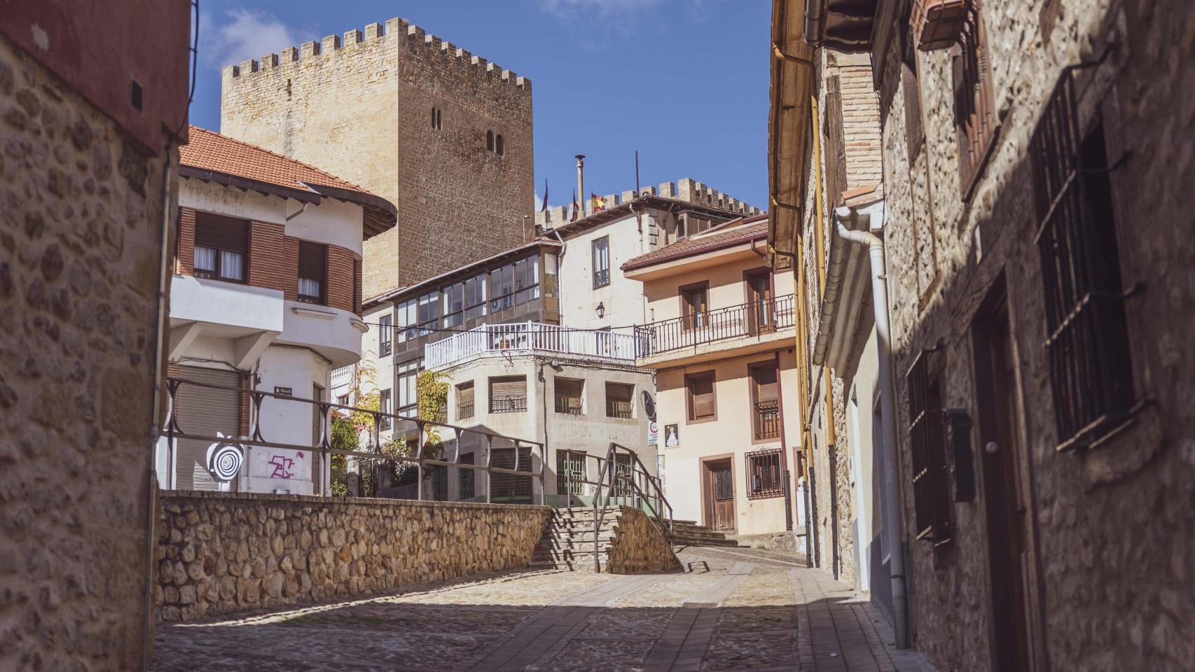 Hay que pasear por las calles del casco histórico Medina de Pomar para descubrir el arte de sus edificios.