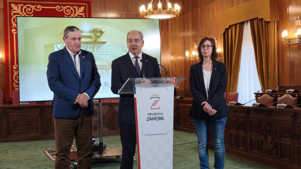 El director general de Caja Rural de Zamora, Cipriano García, durante la presentación