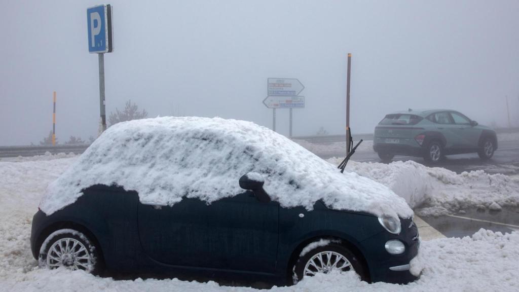 Fuerte nevada en el puerto de Navacerrada de Madrid.
