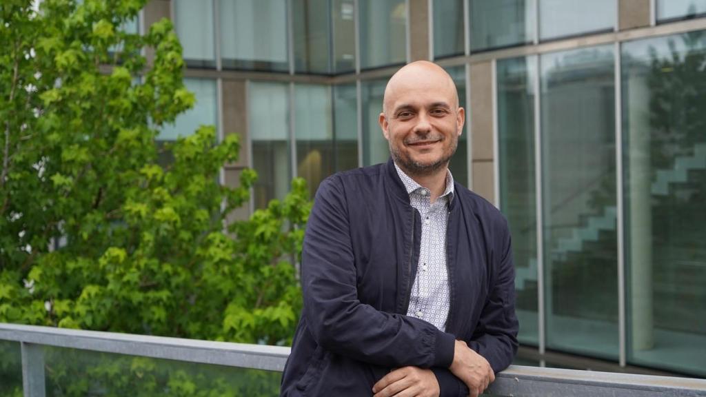 Armand Hernández, investigador en el Grupo de Investigación en Cambio Ambiental (GRICA) del Centro Interdisciplinar de Química y Biología de la Universidade da Coruña