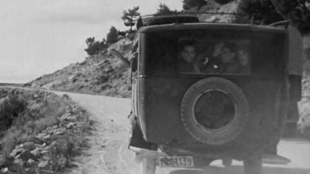 Lorca, primero por la izquierda, en las imágenes encontradas por Manuel Menchón