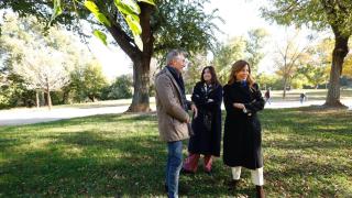 La alcaldesa de Zaragoza, Natalia Chueca, junto a la concejal de Medio Ambiente, Tatiana Gaudes.