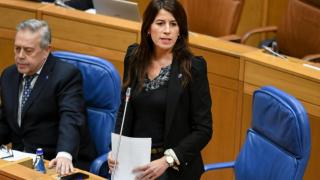 La conselleira de Vivenda e Planificación de Infraestruturas, María Martínez Allegue, en el pleno