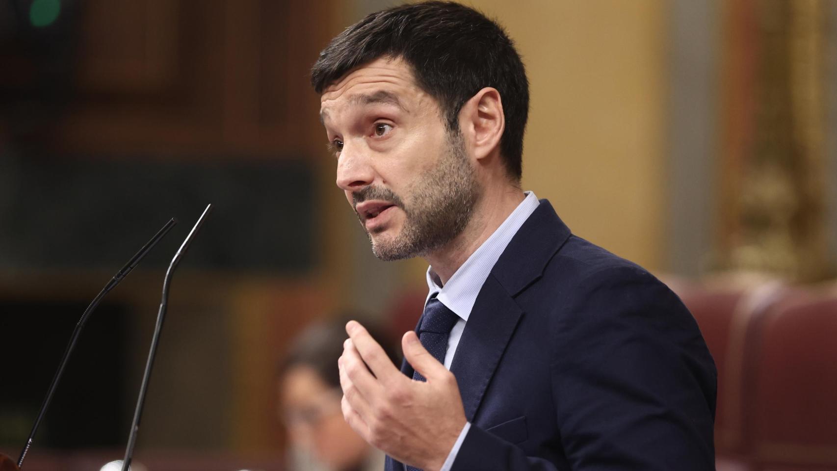 Pablo Bustinduy, ministro de Derechos Sociales, Consumo y Agenda 2030, en el Congreso de los Diputados.