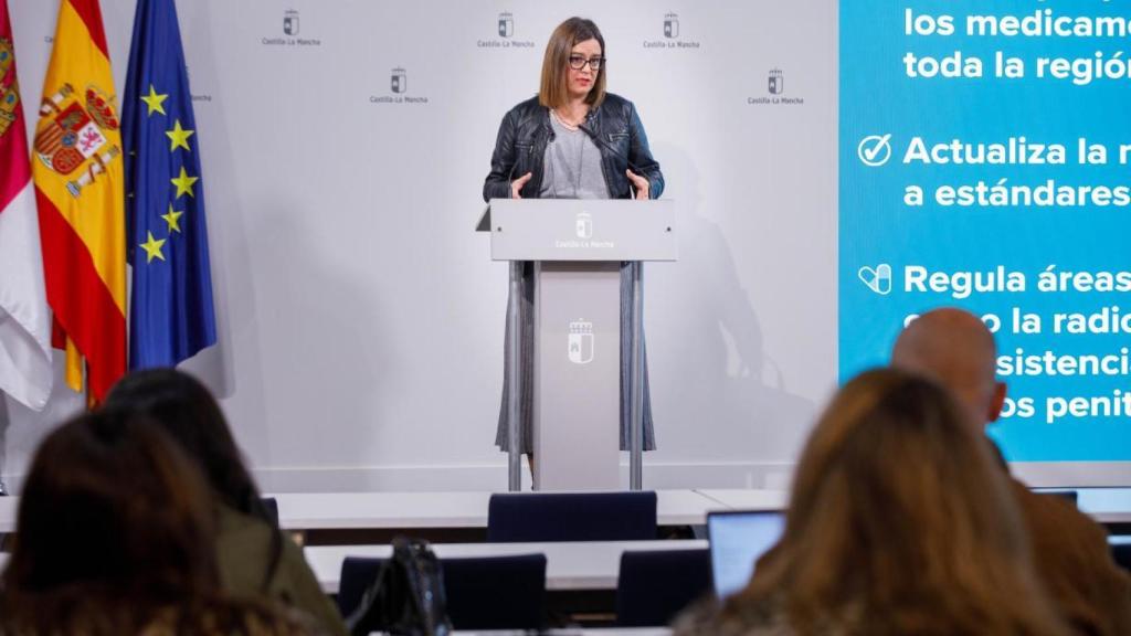 Esther Padilla, portavoz del Gobierno de Castilla-La Mancha, en rueda de prensa.