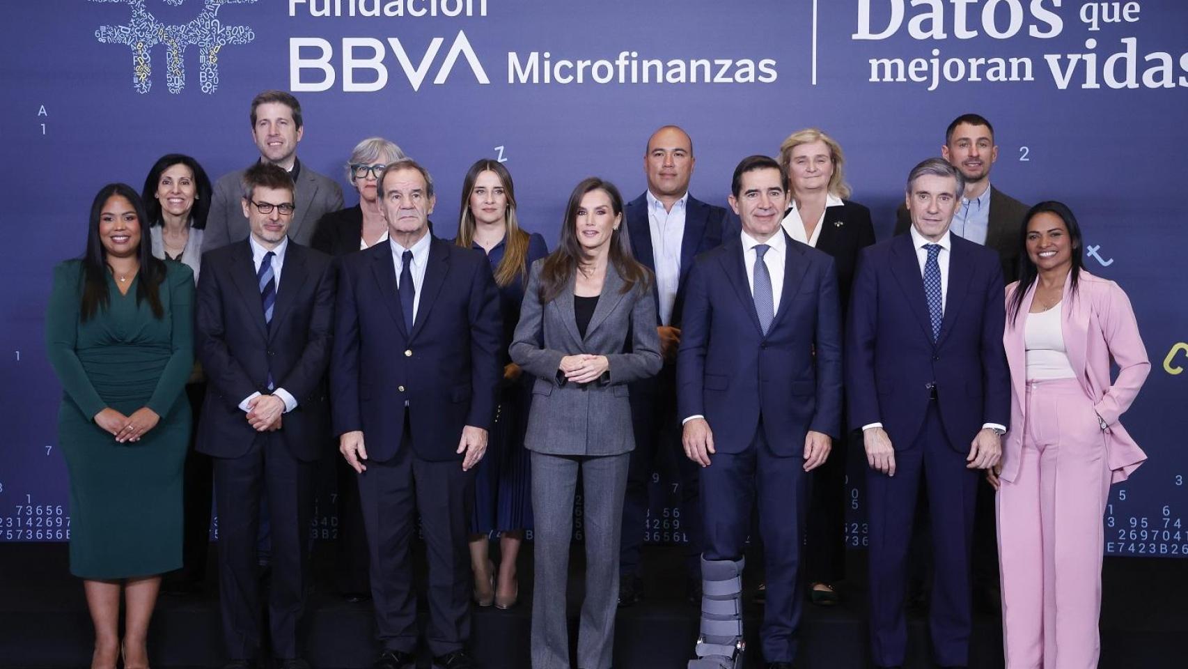 Foto de familia acto 'Datos que mejoran vidas'.