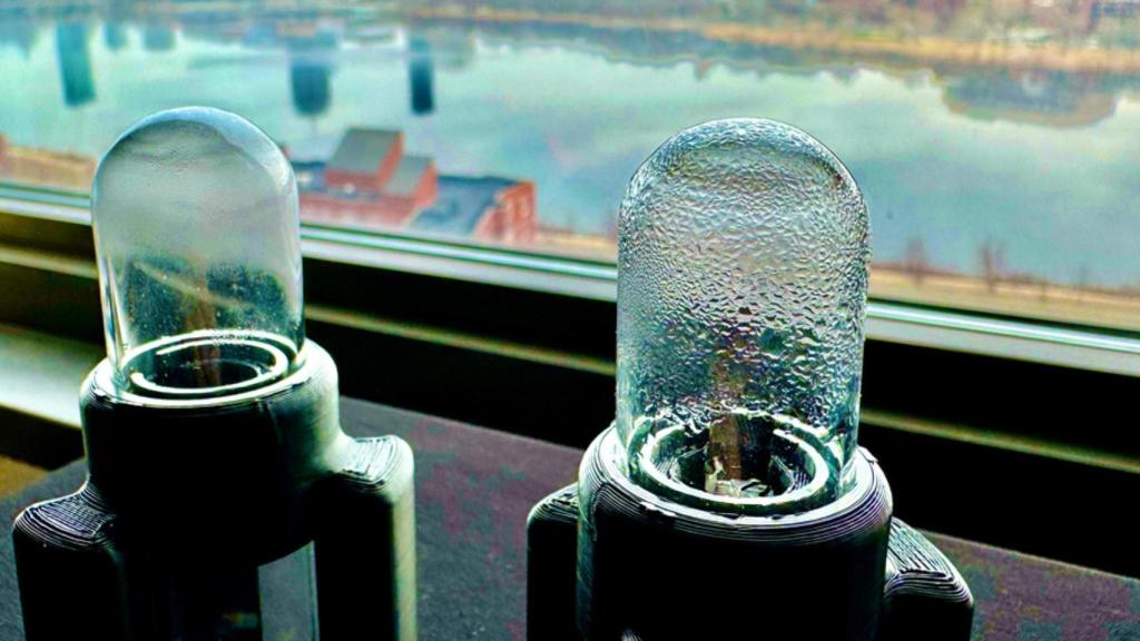 El invento del MIT que extrae agua del aire.