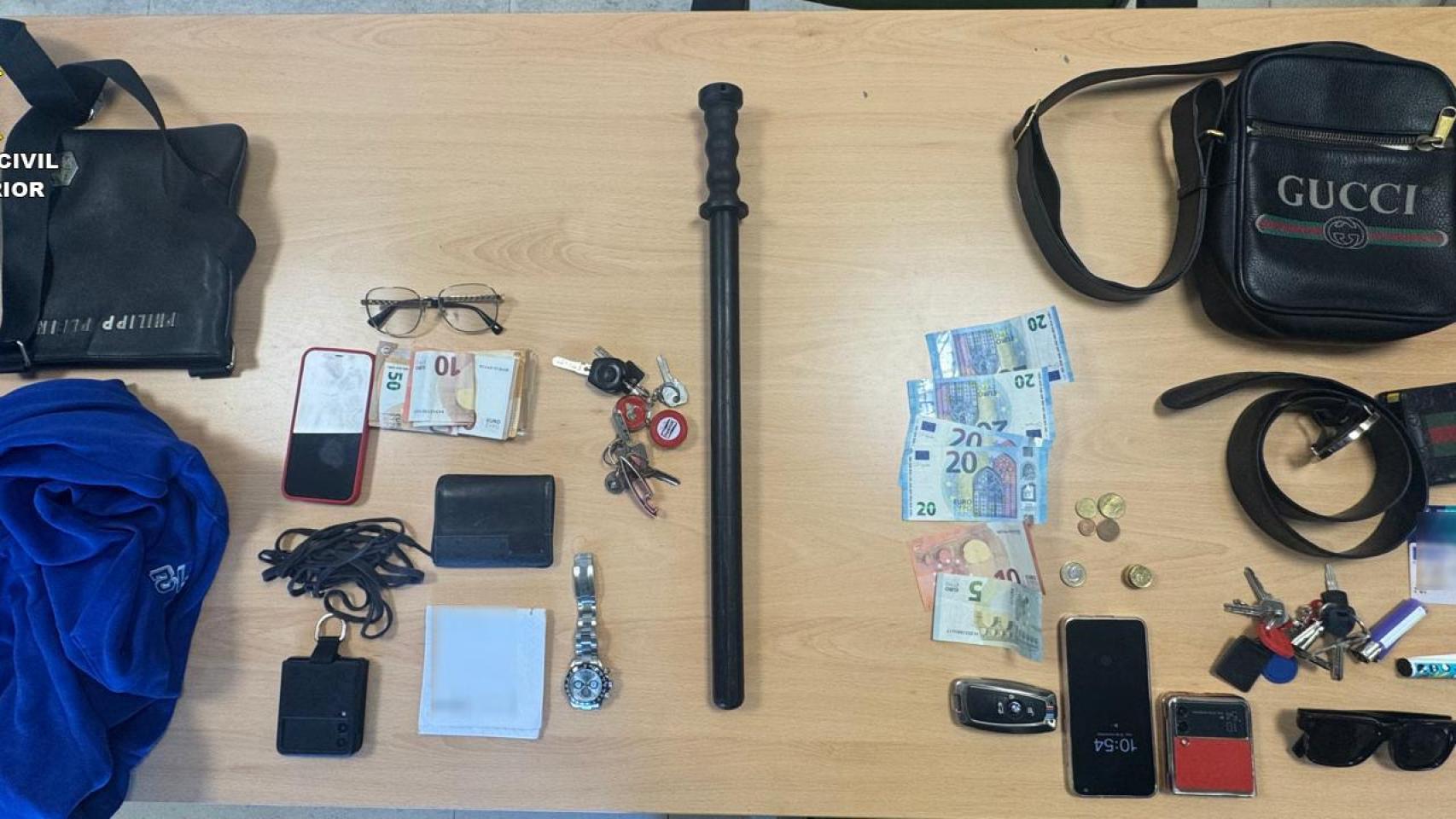 Efectos intervenidos a los dos captores.