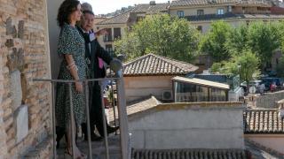 Isabel Díaz Ayuso y Emiliano García-Page durante la visita de la presidenta madrileña al Palacio de Fuensalida de Toledo en 2021.