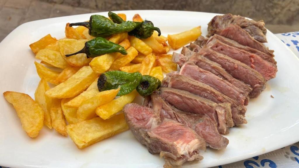 Un plato de Café Bar Azahar.