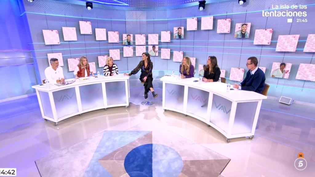 Patricia Pardo y los tertulianos de 'Vamos a ver', aún con Lequio en plató.