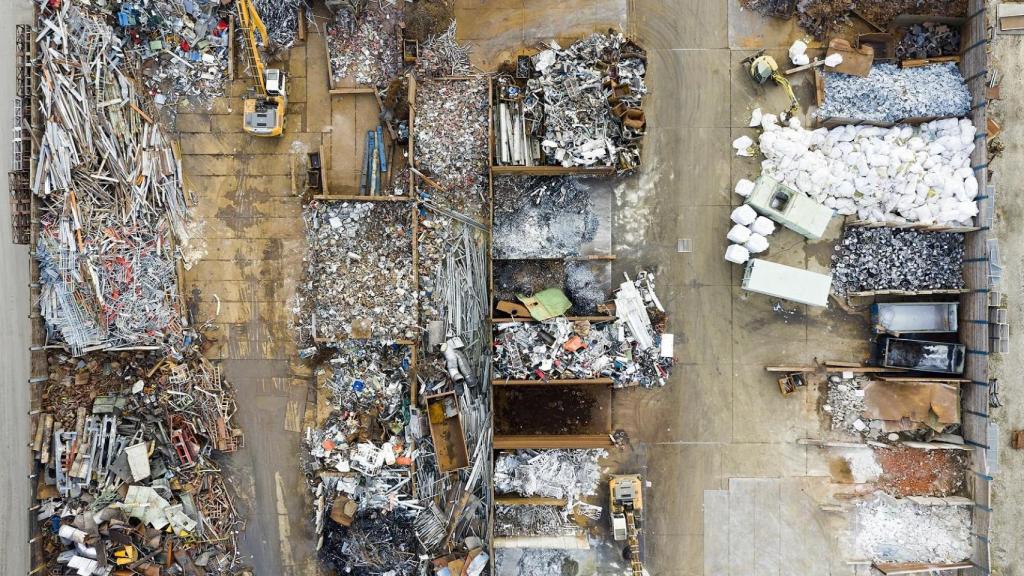 Em 2024, a UE apreendeu 22 mil toneladas de alimentos contrafeitos e 850 mil litros de bebidas contrafeitas.