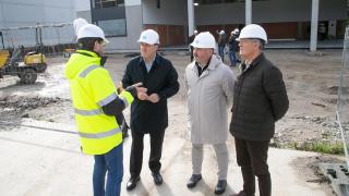Visita de la Deputación da Coruña y el Concello de Arteixo al parque comarcal de bomberos en Morás