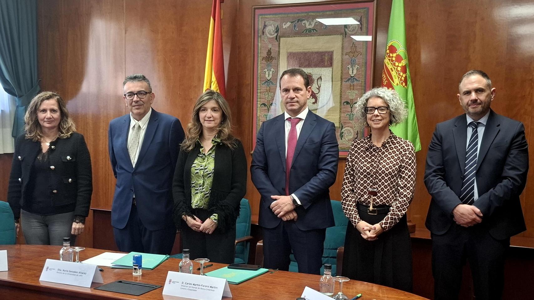 Renovación del acuerdo de colaboración entre la ULE y Unicaja
