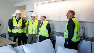 Visita a la obra y el proyecto piloto de nuevas viviendas de alquiler asequible en Guadalajara.