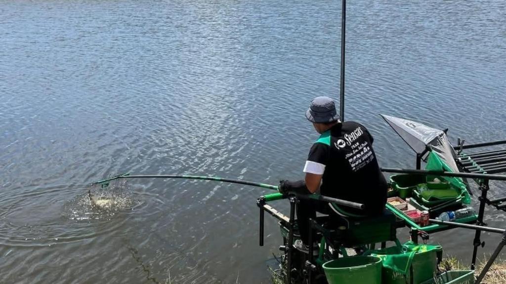 Roberto y parte de su equipo.