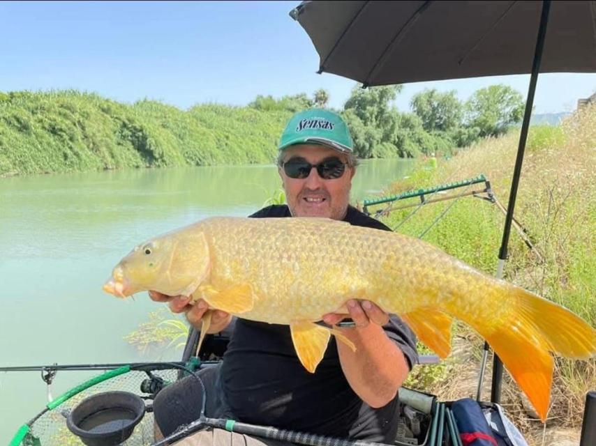 Roberto con un ejemplar de gran tamaño.