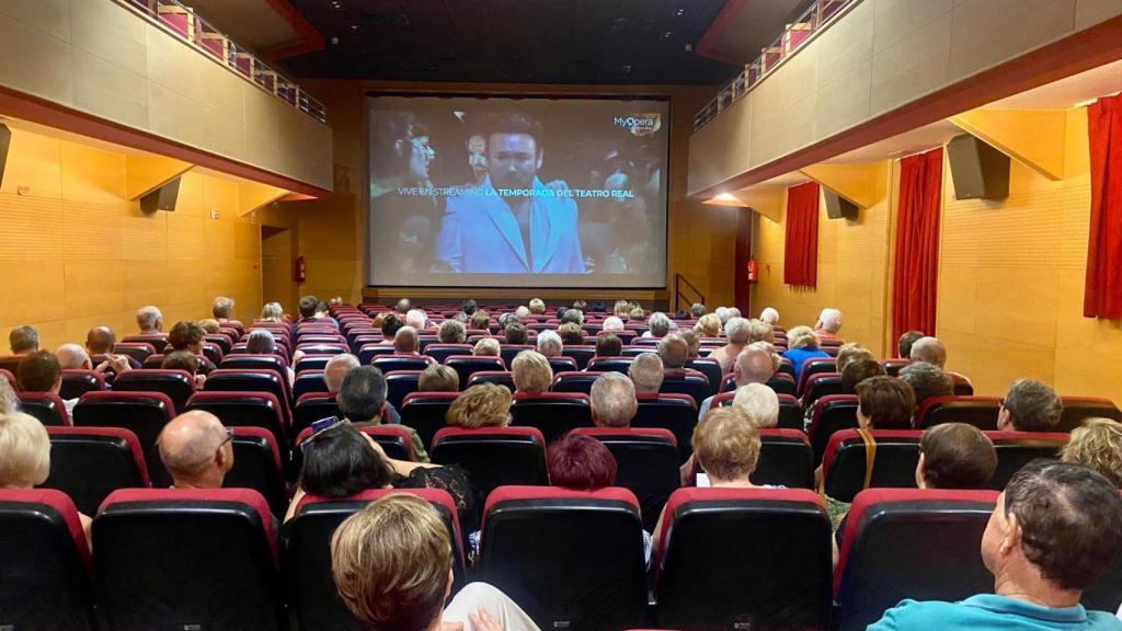 Una de las proyecciones en el teatro del municipio.