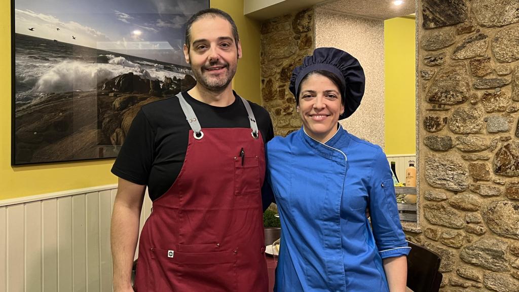 Yago e Iria posan en Namoreira.