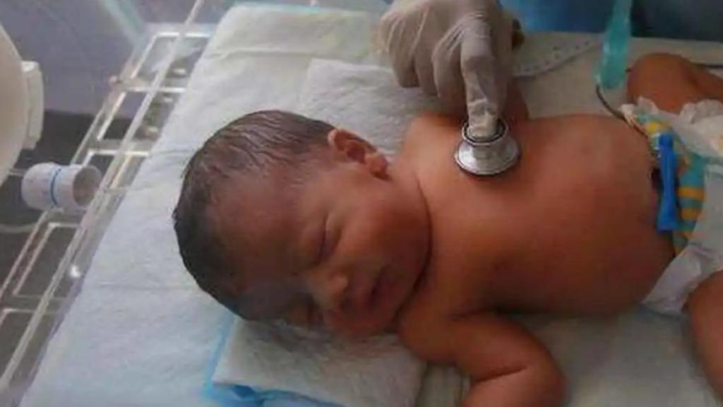 Un bebé ingresado por bronquiolitis.