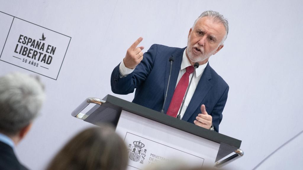 El ministro de Política Territorial y Memoria Democrática, Ángel Víctor Torres, presenta las celebraciones por el 50 aniversario de España en Libertad.