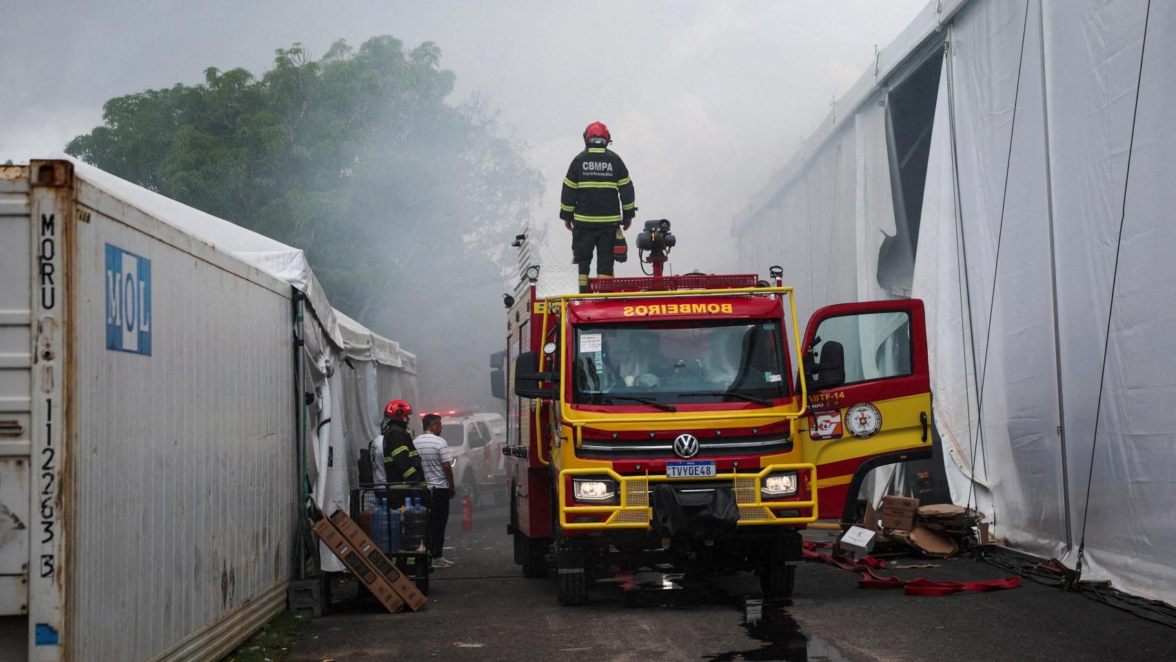 Bomberos en la COP30.