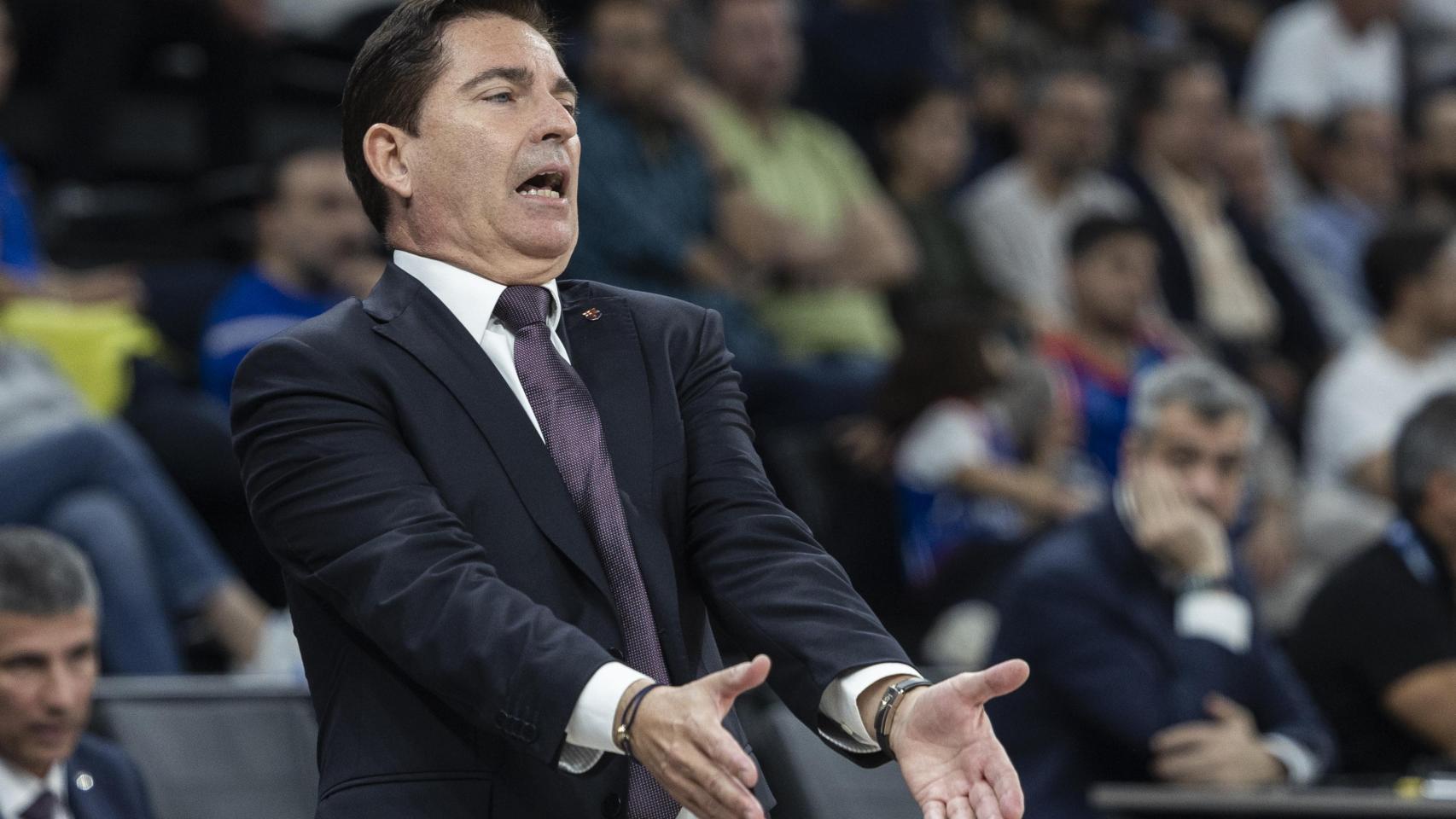 Xavi Pascual se lamenta tras una acción.