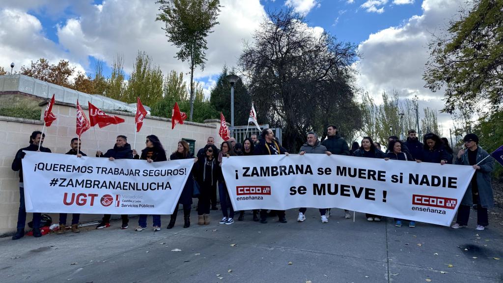 Concentración de los trabajadores del Zambrana, este jueves