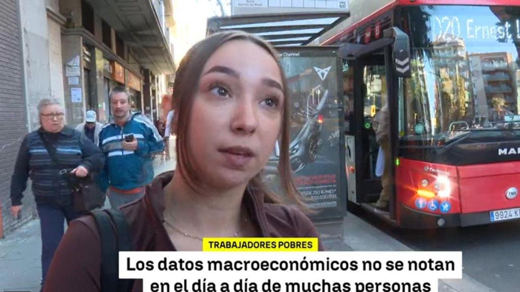 Aida, joven auxiliar de enfermería con un salario de 1.400 euros.