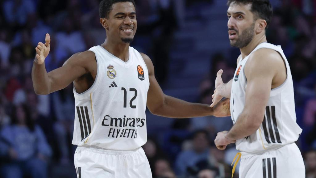 Campazzo y Maledón celebran acción con el Real Madrid.