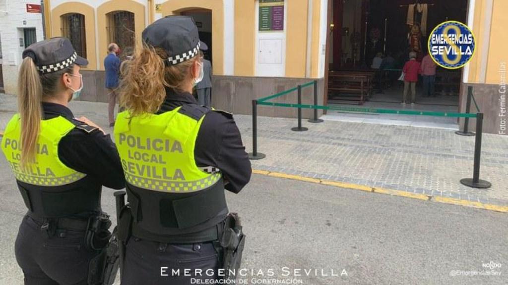 Policías locales en Sevilla.