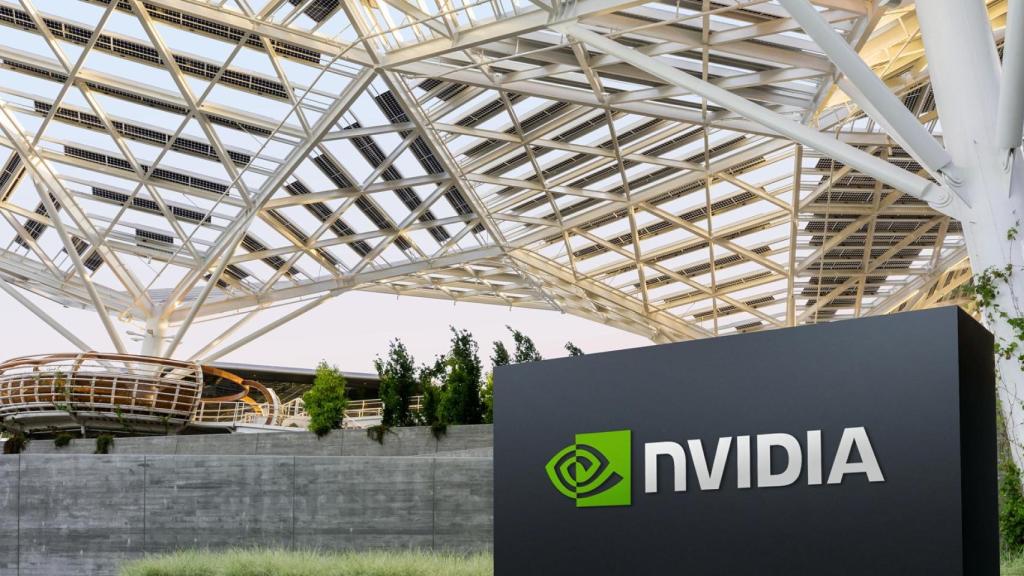 Nvidia superó expectativas en su anuncio de resultados trimestales, pero no logró apagar el temor en la bolsa.