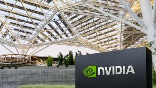 Nvidia superó expectativas en su anuncio de resultados trimestales, pero no logró apagar el temor en la bolsa.