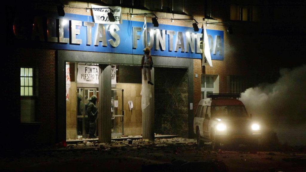 Manifestación contra el cierre de Fontaneda en Aguilar de Campoó ne 2012