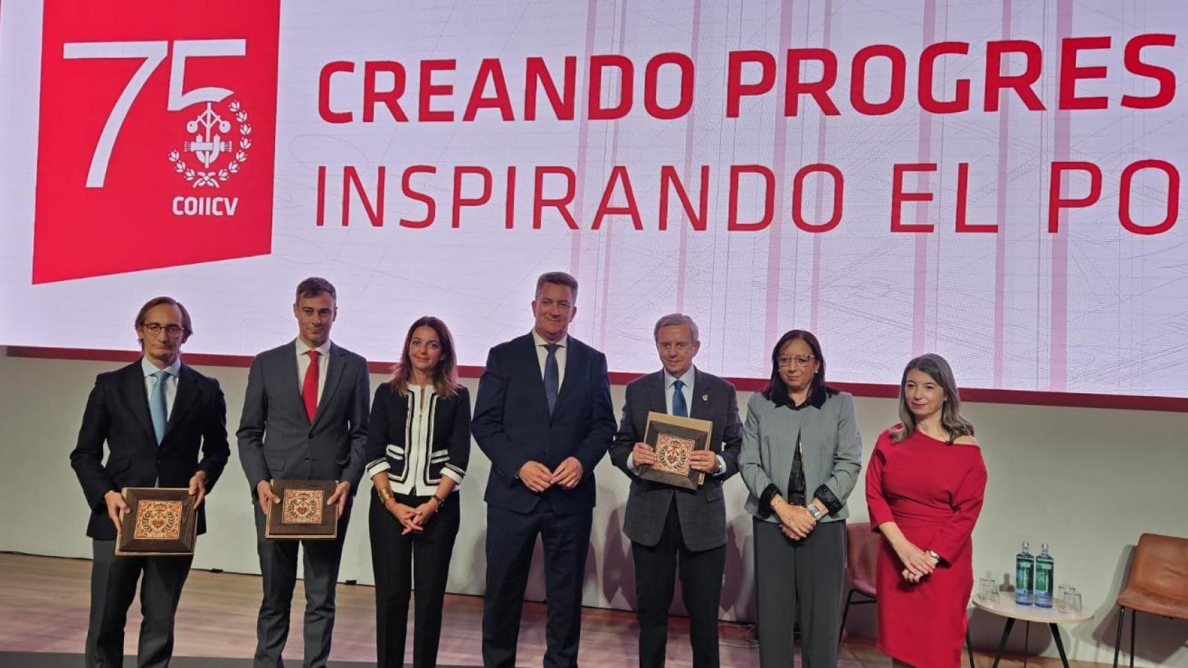 Los premiados en la gala del Colegio de Ingenieros Industriales de la Comunidad Valenciana (COIICV).