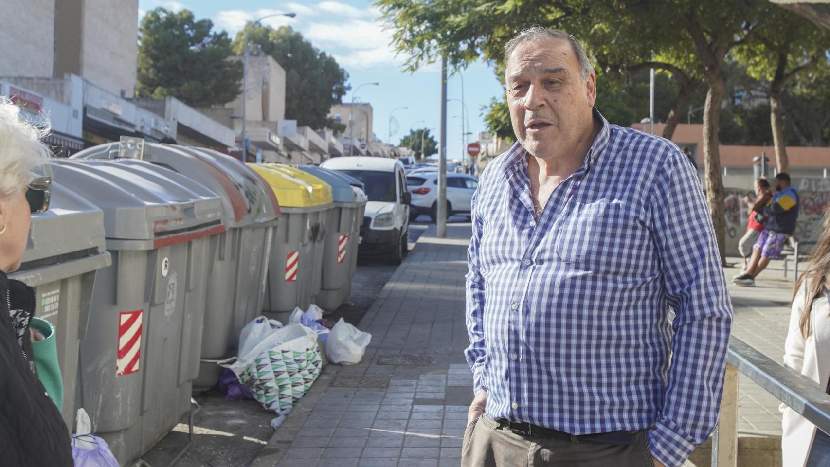 Adolfo Durán lleva más de 40 años viviendo en el barrio.