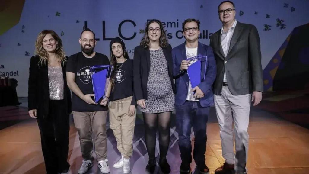 Nicolau Brossa Carulla (primero por la derecha) en los premios Lluís Carulla 2022.