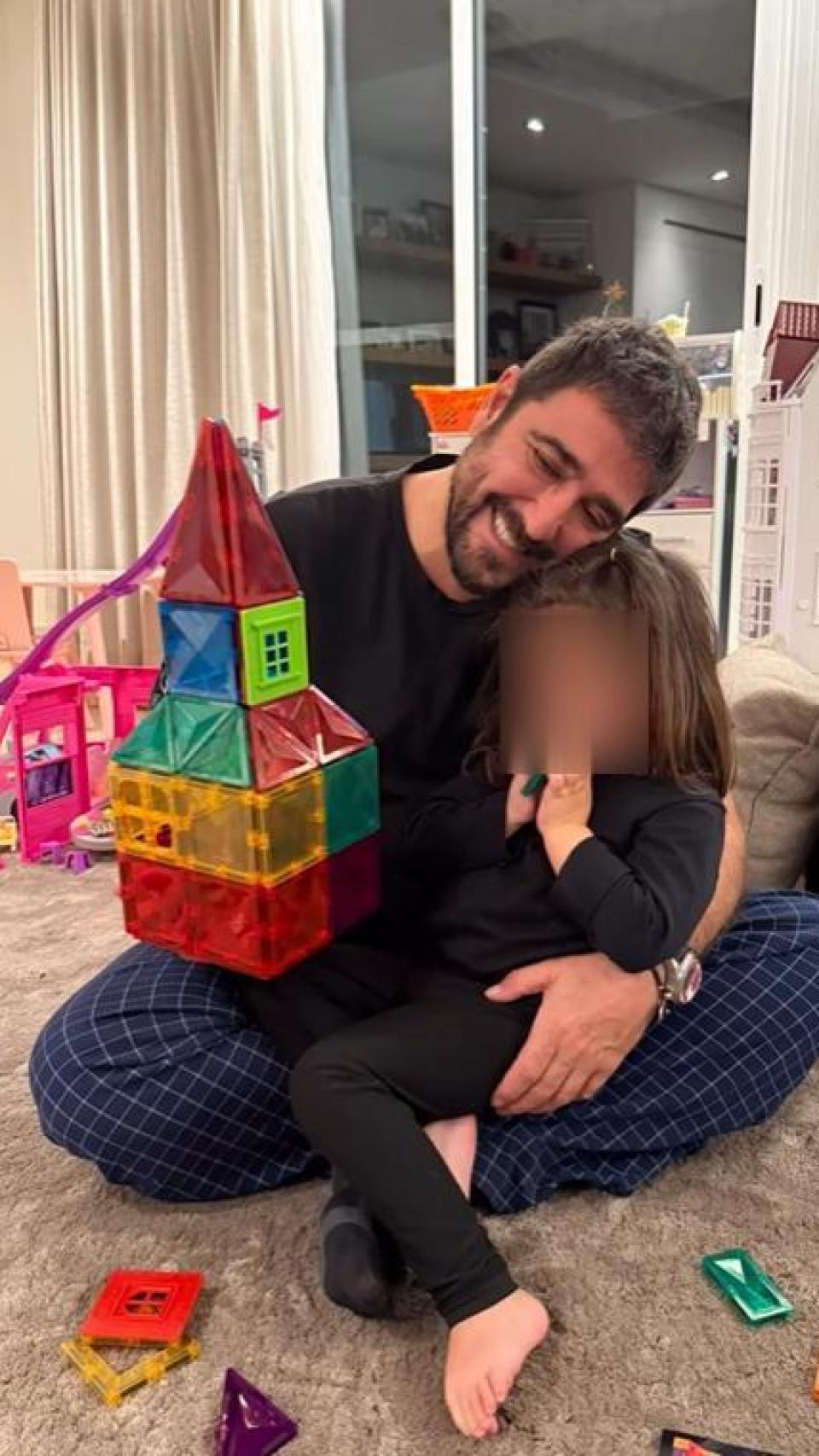 Antonio Orozco, con su hija Antonella, en una imagen de las redes sociales.