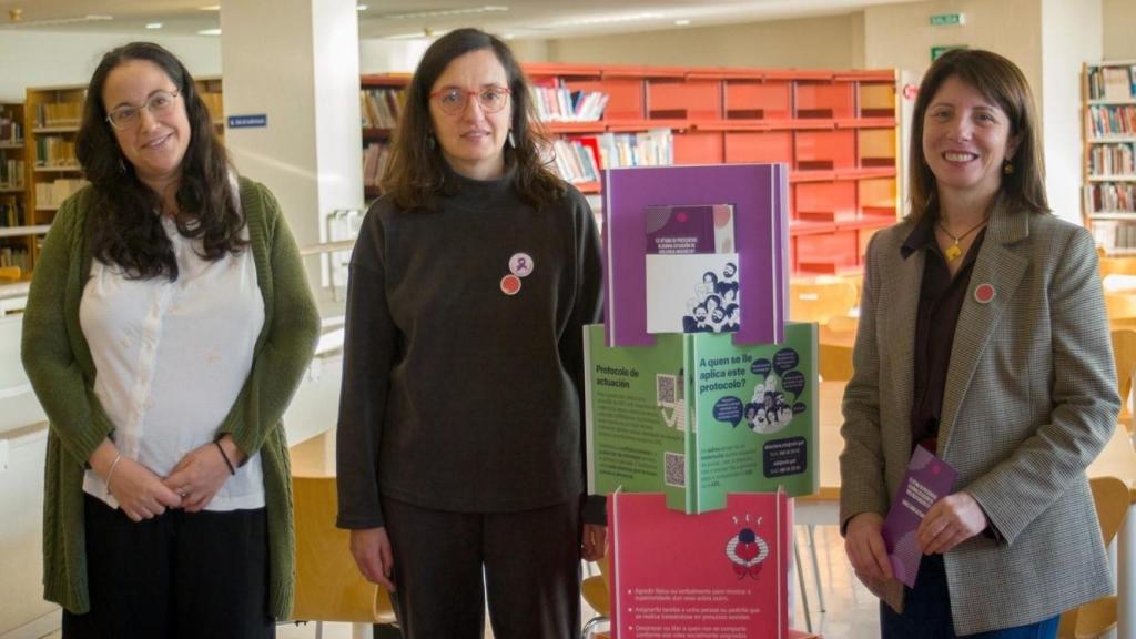 Presentación de los puntos violetas de las bibliotecas de la Universidade da Coruña.