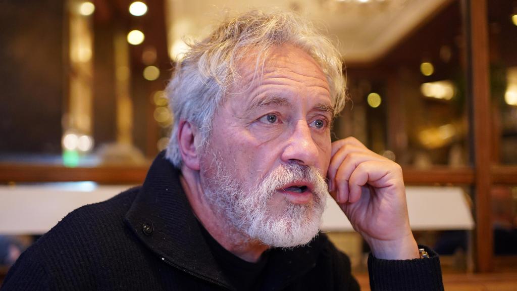 Manuel Rivas hablando de su padre.