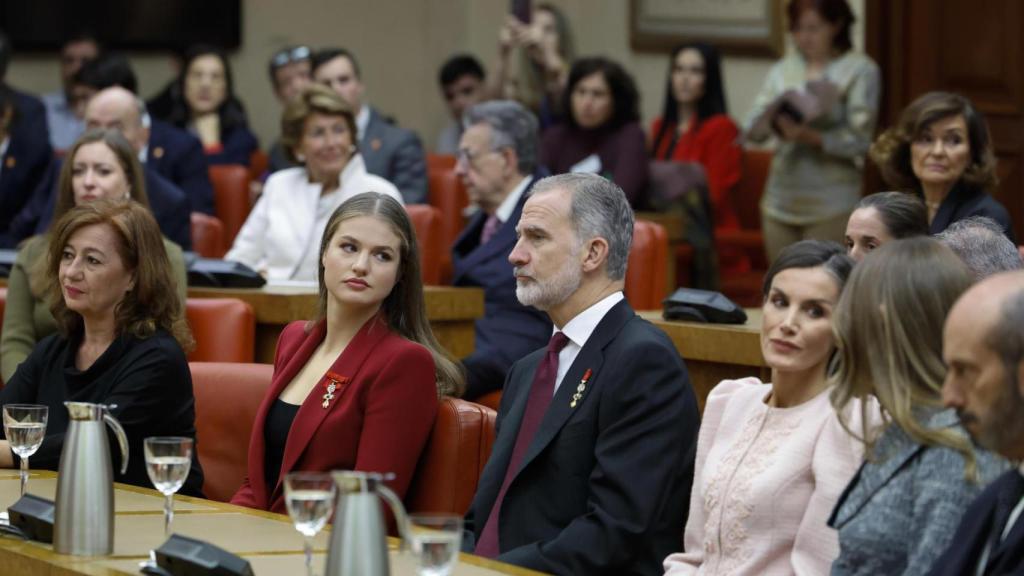Armengol junto a los Reyes, la princesa de Asturias y la infanta Sofía.