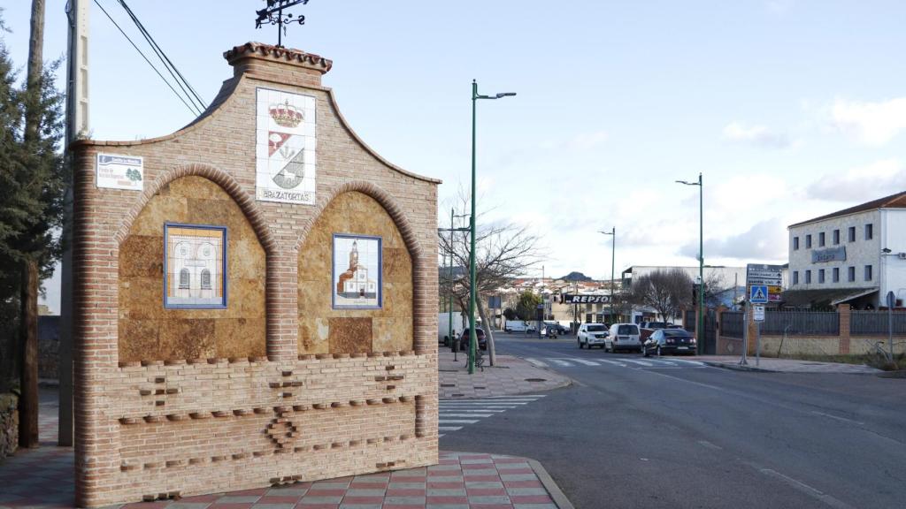 Entrada oeste al casco urbano de Brazatortas.