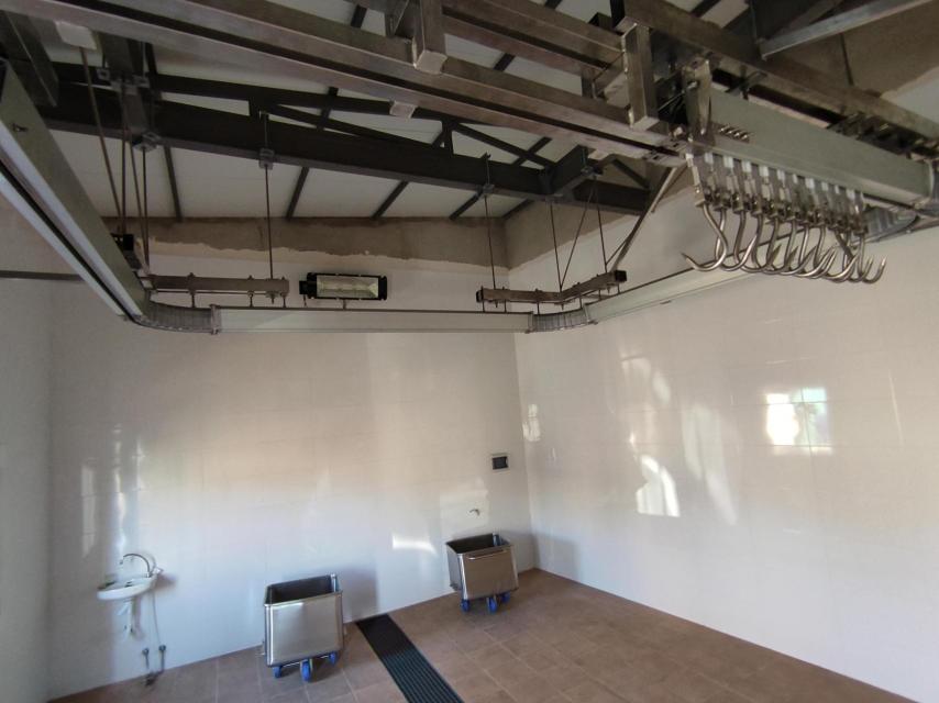 Espacio habilitado como zona de despiece de carnes.