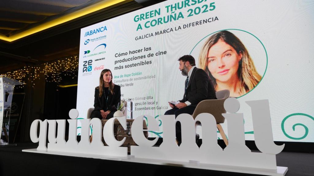 Ana de Aspe Doldán charla con Bruno de Llano Gómez-Ulla en el Green Thursday 2025 de A Coruña.